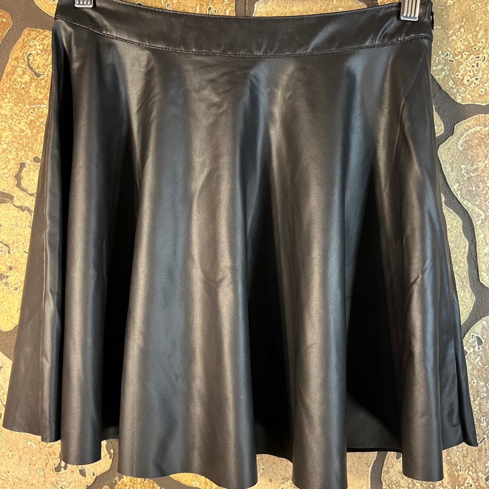 Vegan leather matte soft circle skirt GLO size Small - Picture 6 of 8